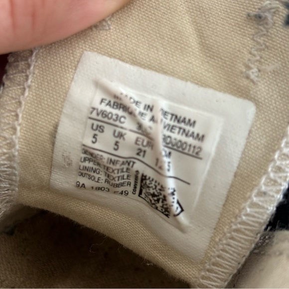 TODDLER VANS/CONVERSE BUNDLE 🤍 - Picture 7 of 8